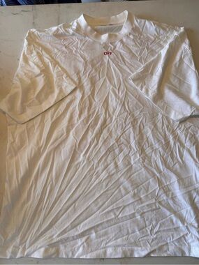 Off-White White Short Sleeve Crewneck T-Shirt with Small Red 'OFF' Logo